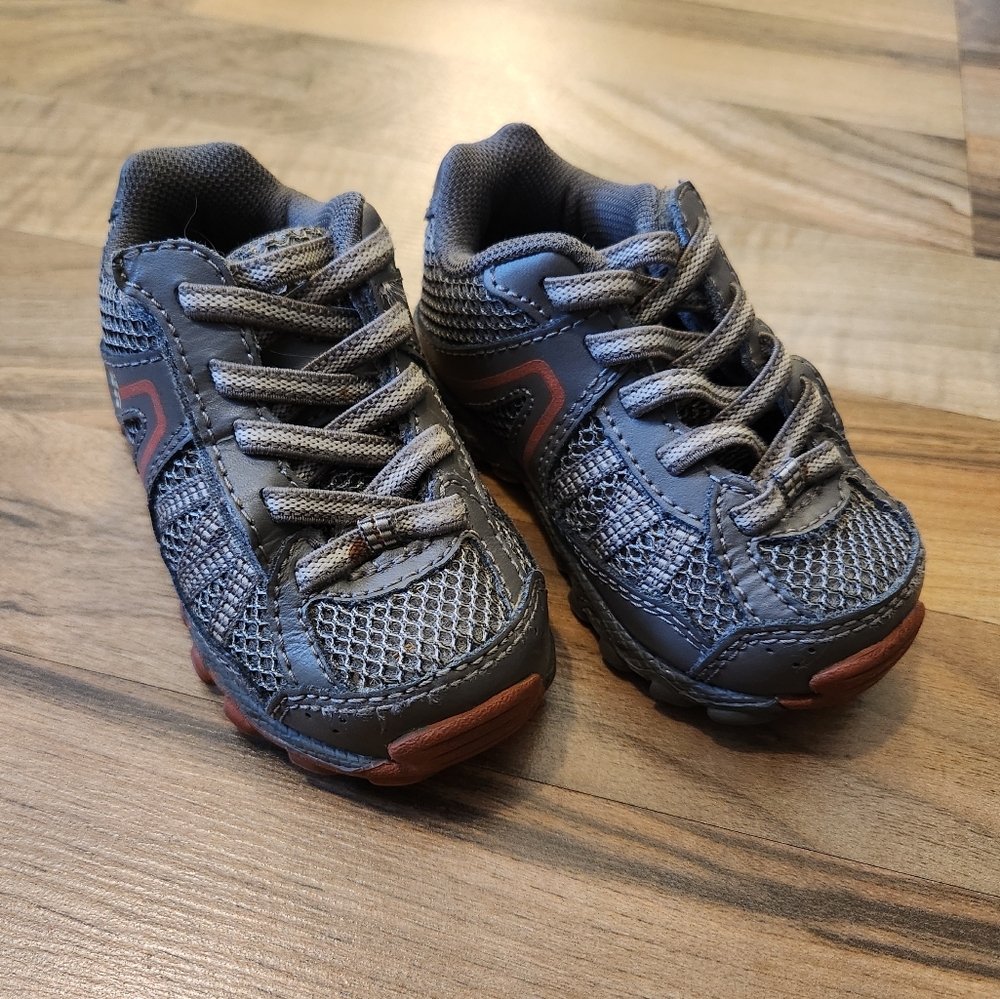 Columbia Toddler Sneakers Size 4